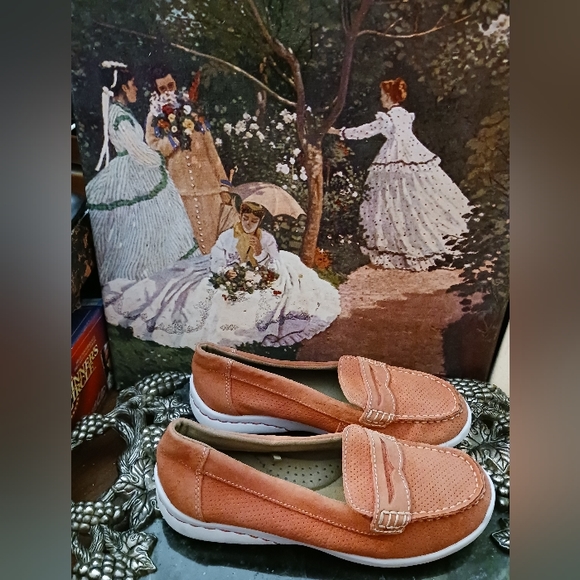 🛳 Bass Go To Comfort Women's Sz 7.5M Orange Coral Suede Slip On Penny Loafers - Picture 9 of 11